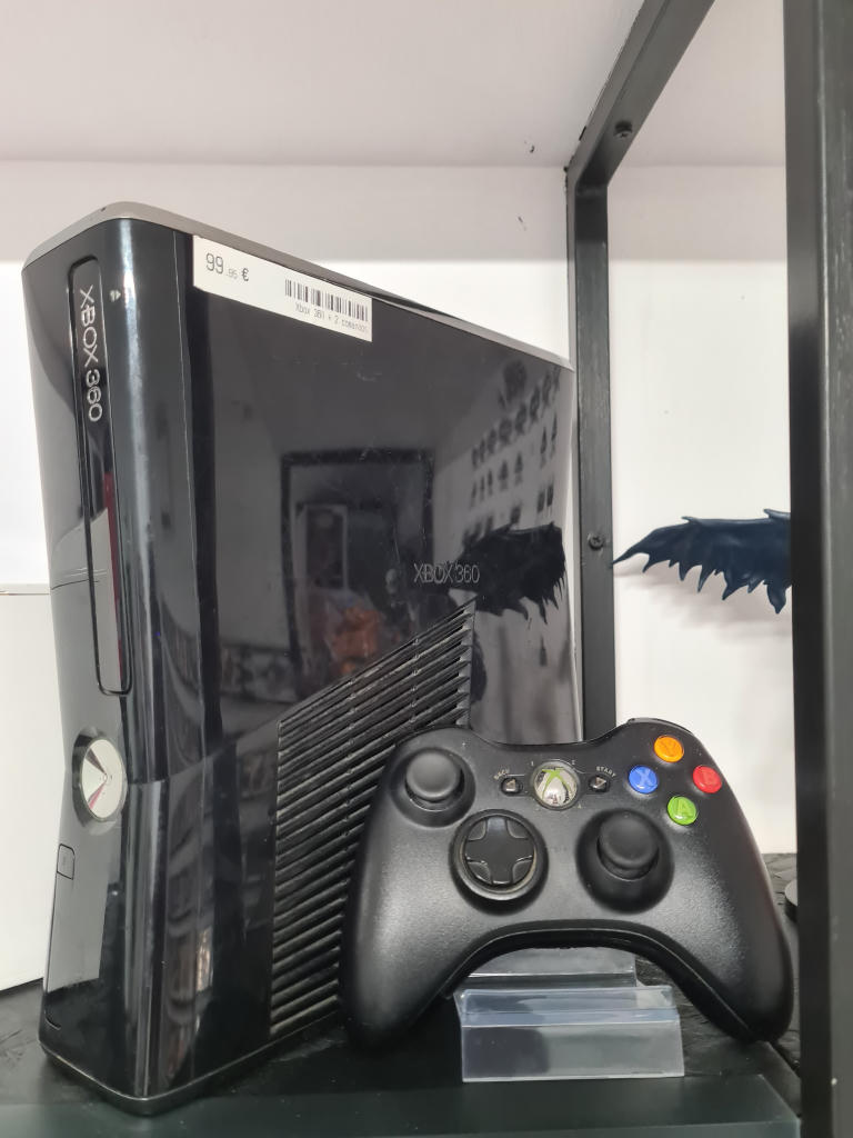Xbox 360 usada com comando